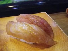 ［写真］館山・巴寿司 　ぶだいの赤づけ寿司